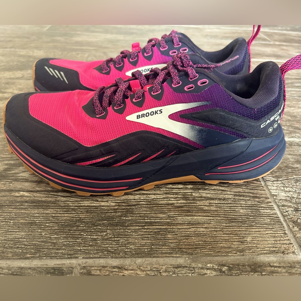 Brooks Womens Cascadia 16 1203631B425 Pink Running Shoes Sneakers Size 7.5 B